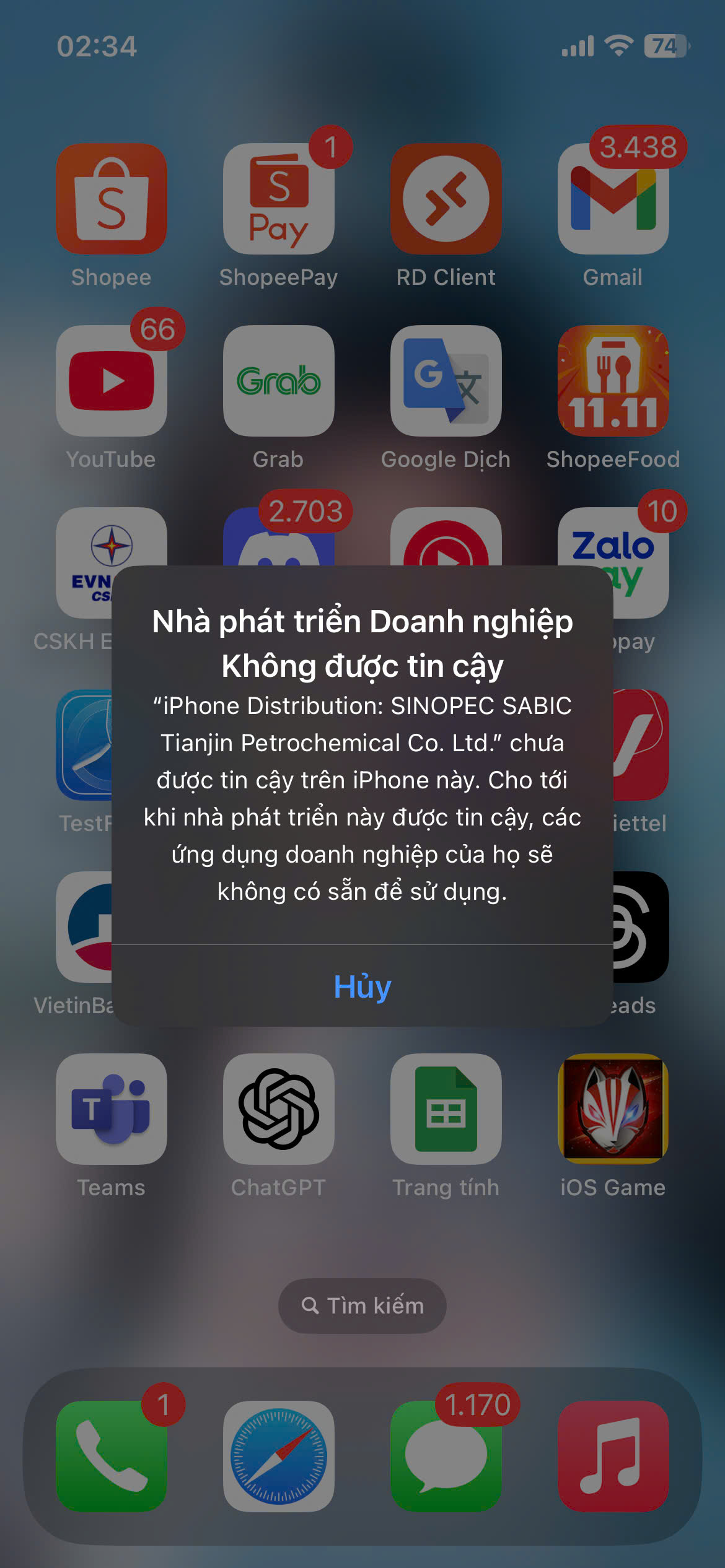 Mở App Store